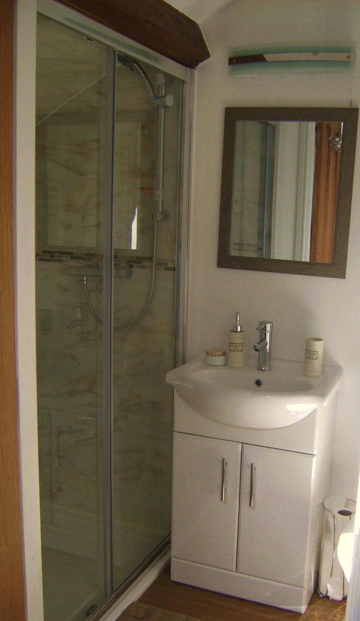 Brook Barn B&B Hale  Bilik gambar