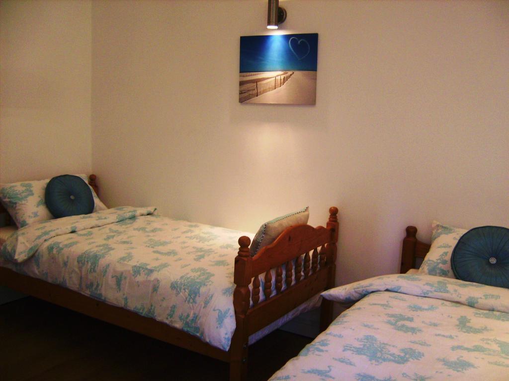 Brook Barn B&B Hale  Bilik gambar